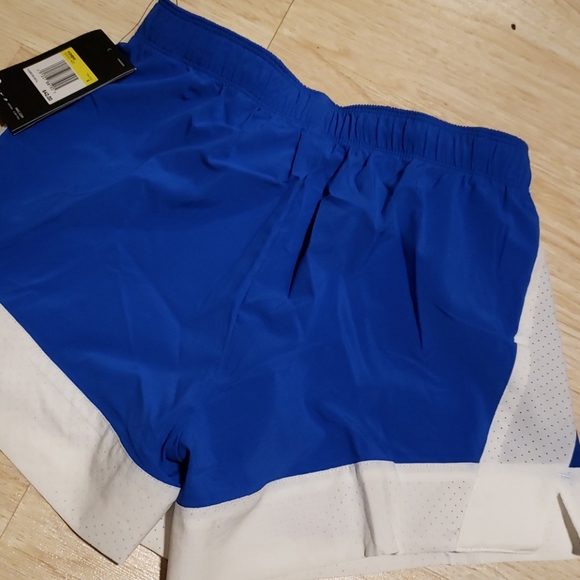 Nike shorts - Picture 5 of 5